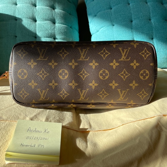 Like New - Louis Vuitton Neverfull PM - Picture 5 of 16